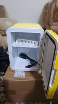 ثلاجة صغيرة • للسيارة بالطلعات • للعطور والمكياج