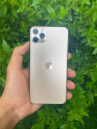ايفون ١١ برو ماكس • ذاكرة ٥١٢ • بطارية ٧٤