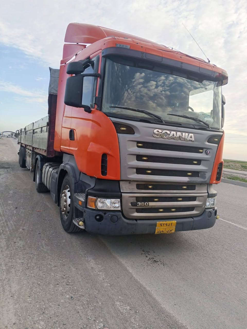 سكانيا ٢٠٠٤ سلمانيه رقم دولي تستلم عربه جوبلس ثلاثة محاور السعر ٢٢٠ ورقه *********** /***********  أبو فهد
