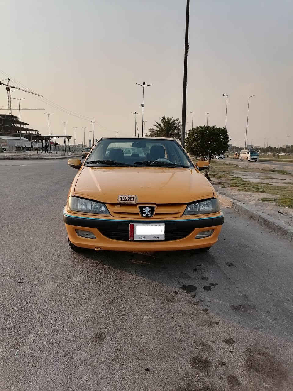 السلام عليكم بيجو بارس 2018 السيارة بيهة ضربة من الخلف الصندوك والدعامية تبديل اصلي شركة نفس اللون والجاملغ الخلفي واحد بي بارد والثاني صبغ الحوض بي تعمير شغل مرتب السيارة شادلهة مكينة كامله شركة هيا والكور ولكلج قبل تقريب 4 اشهر تبريد ثلج السيارة نضيفة الله شاهد اي نقص ما بيها منظومة غاز شادلها مكان السيارة بغداد السعر 52 رقم الهاتف ***********
