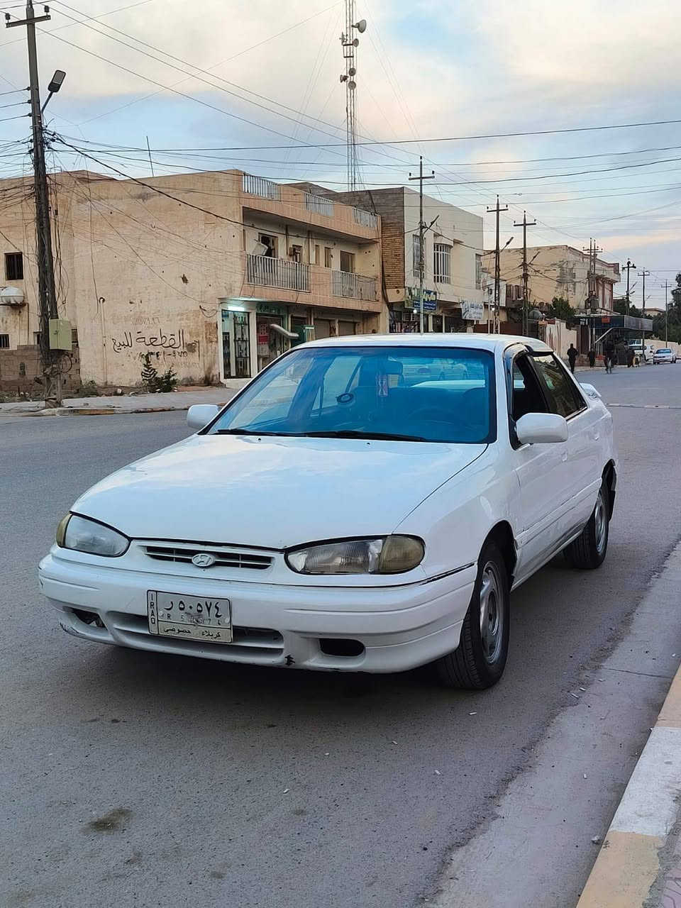 السلام عليكم
النترا دمعه 1995 للبيع 
مكانها الانبار - فلوجة
مصبوغة عام -گير و مكينة مكفولات
30 ورقة وبيها مجال

***********  واتساب
***********
