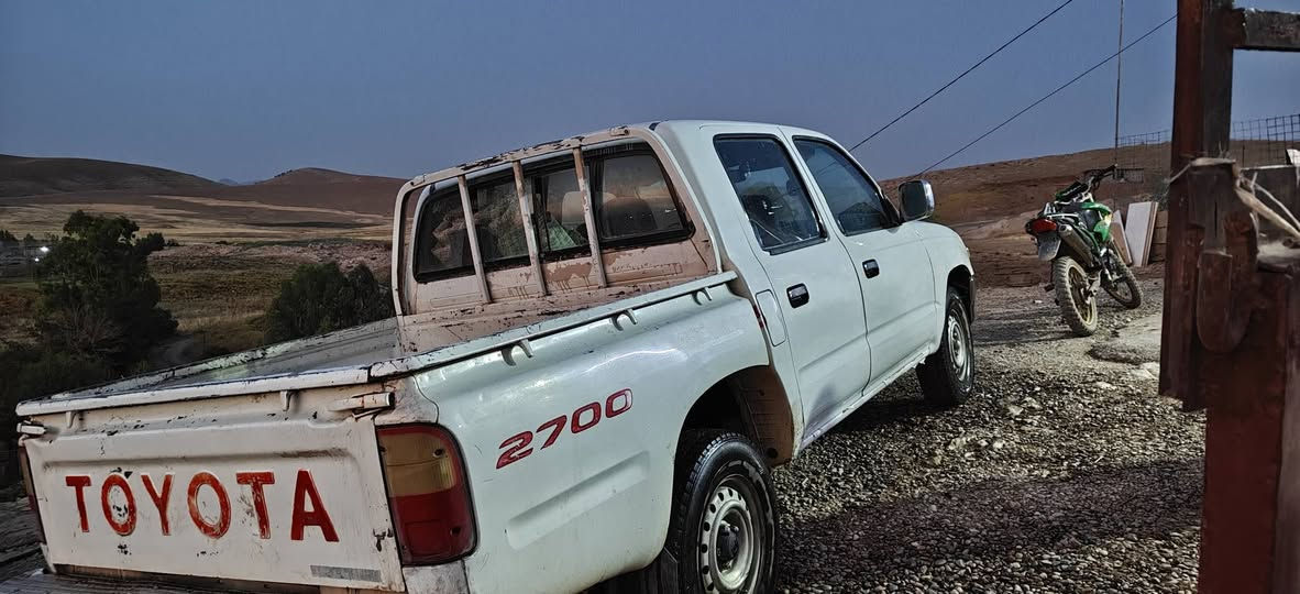 توێتا ئەڕنەب 2001 بێ بۆیاخ مەکینە سپی  تەبرید و پاوەر 
مەکینە وگێڕو ئەکسل وشانسی بەشەرت دەبڵ چەکمەج 
سیارەکە عەسکەری بووە و علوجە و ماڵی مەدەنی بەشەرت سعری 42گڵایە و ئاڵوگۆڕیش دەکەم بە گاز یان پیکاب


**إذا كنت صاحب هذا الإعلان وتريد حذفه لأي سبب، رجاءا أرسل رسالة إلى الدعم الفني**