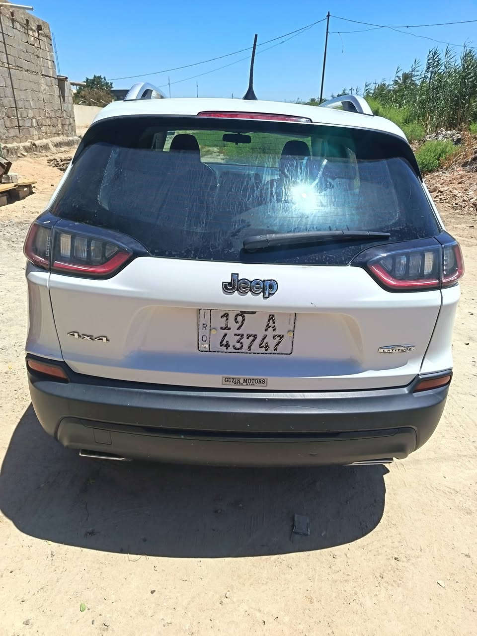 السلام عليكم سياره للبيع جيب امريكي فول مواصفات محرك 3500 مكاني كربلاء الحسينيه*********** السعر 140 وبيها مجال
