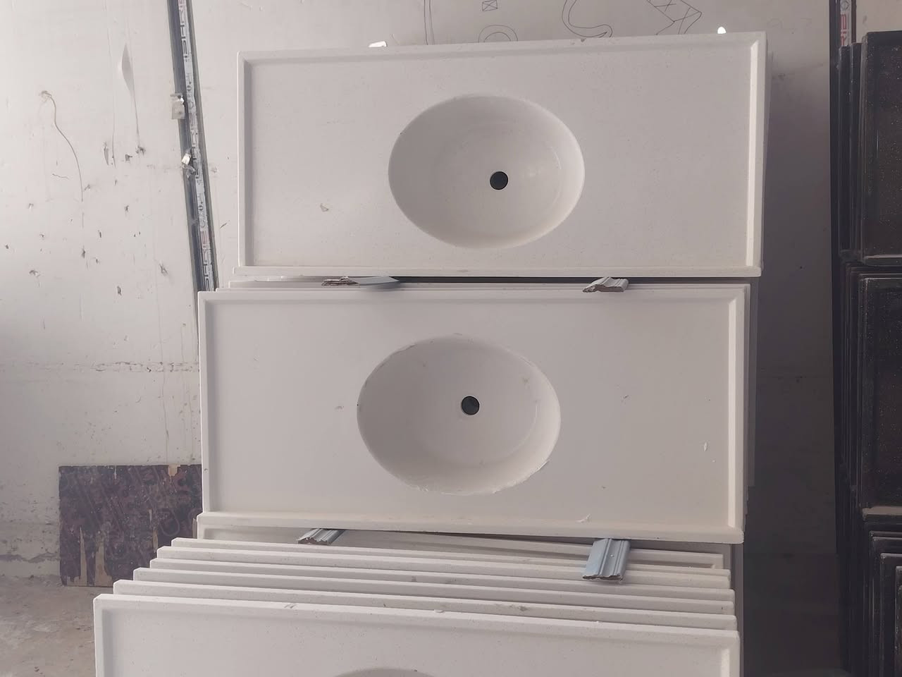 سلام عليكم سناكي جدد قياس متر ونص مرمر سعر ١١٠ وتوصيل مجاني رقم ***********
