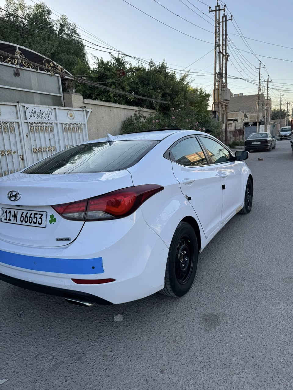 يا الله سلام عليكم النترا موديل ٢٠١٥ أمريكي حادثها جاملغ وبنيد وبلعراق جاملغ امامي يعني ٣ قطع صار بيها بدون دواخل  سياره بيها طخطخات بسيطه بعدهن ما سويهن سياره فول مواصفات مكينه ١٨٠٠ دوش جاهز من كلشي على آخر حبايه السعر ٨٧ وبيها مجال مكان سيارة بغداد البياع تقاطع درويش ***********
