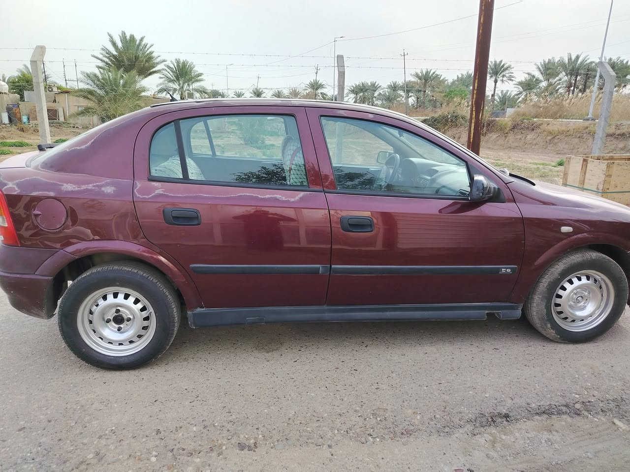 اوبل موديل ٢٠٠٢استرا صدامي باسمي مكفول كشر ومحرك وحدادية تدفئة تبريد تخم تاير باتري جديد كهربائيات شغالة انارة غرفة داخلية مسجل شاشة لمس + كامرة خلفية السيارة كير عادي الموقع بغداد / الزعفرانية السعر ٤٨ ت***********
