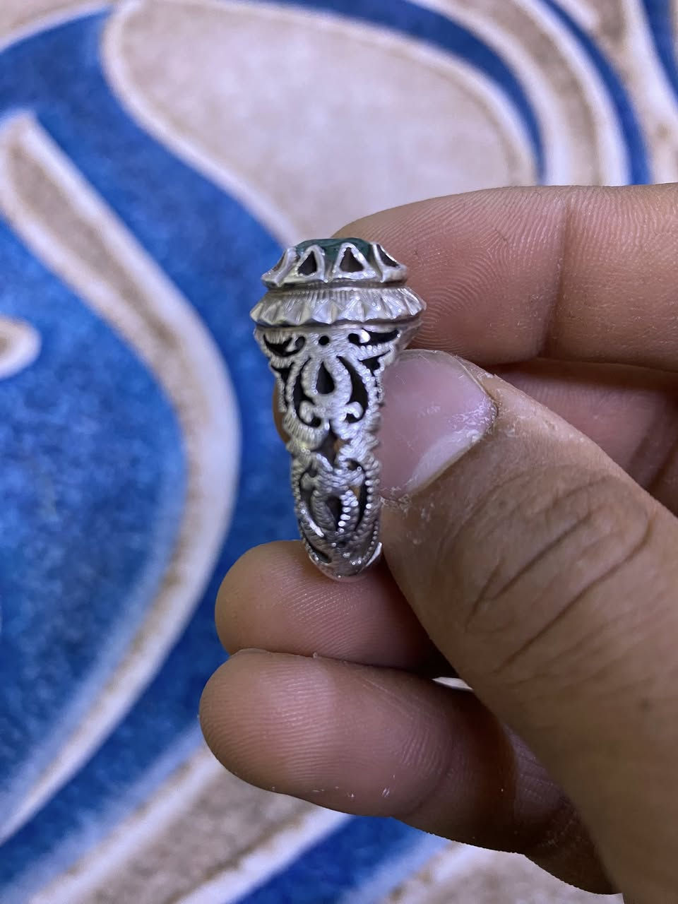 زمرد للبيع ***********
