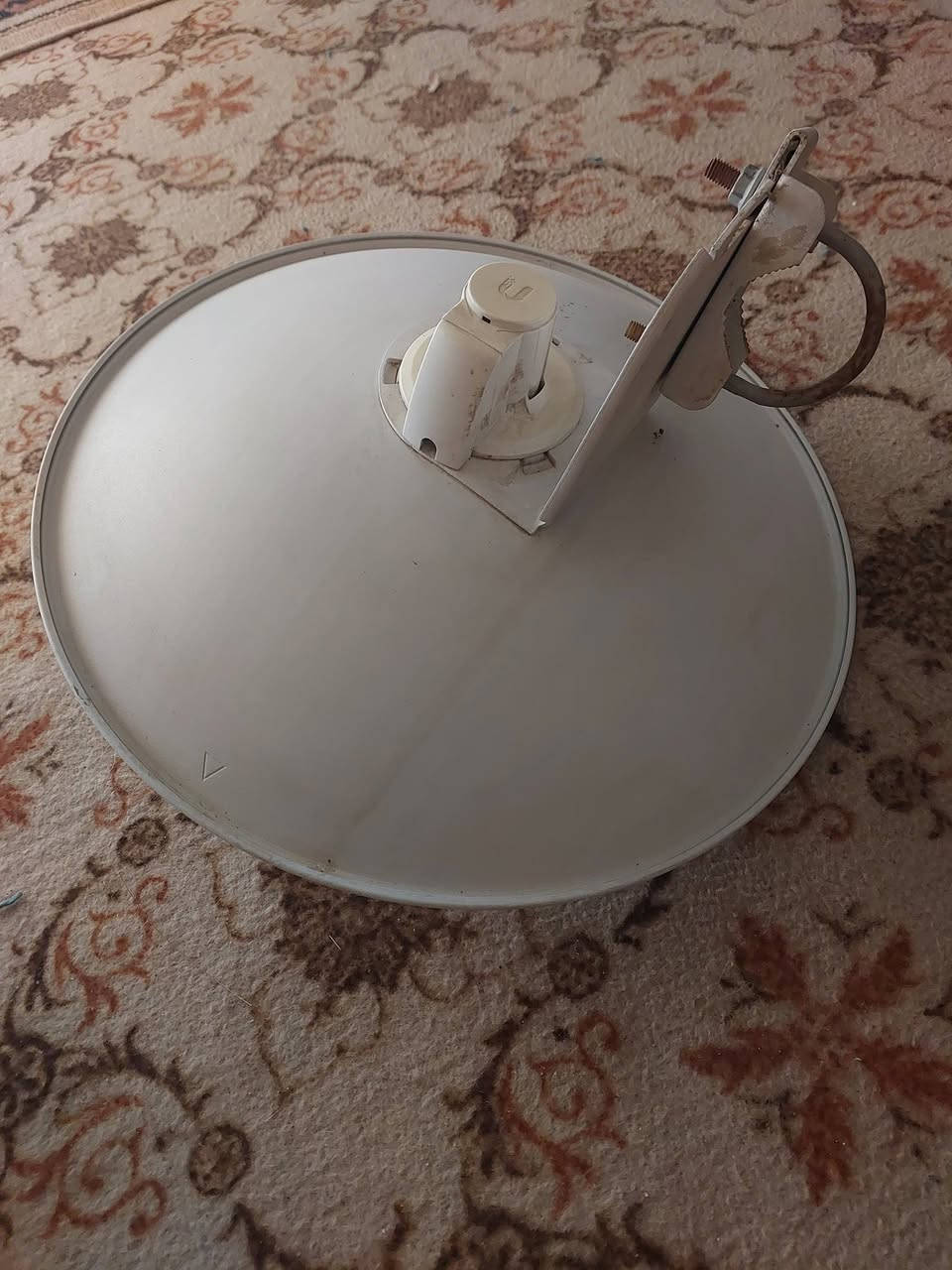 السلام عليكم
نانو برج اخو الجديد 
راوتر + جهاز USB شحن +كيبل نانو 20 متر
ما مستخدمات هواي نظيفات جداً ...السعر 115 
العنوان كربلاء 
واتس آب أو اتصال 
***********
