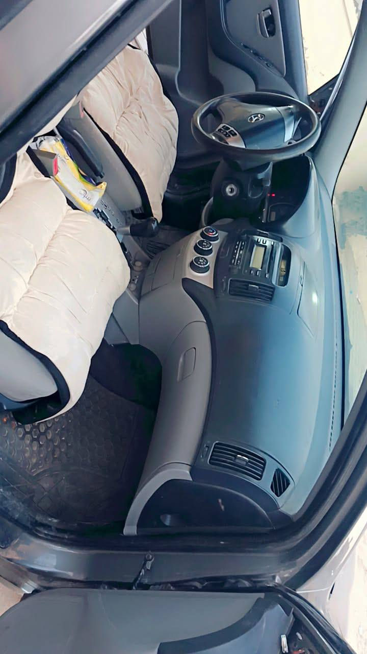 السلام عليكم سيارة النترة موديل 2009 وارد امريكي مكينه 2000 السيارة مصبوغة عام تبديل ثلاث قطع بابين وجاملغ امامي بدون دواخل تبريد نقص غاز رقم بغداد مكان بغداد هاتف ***********
