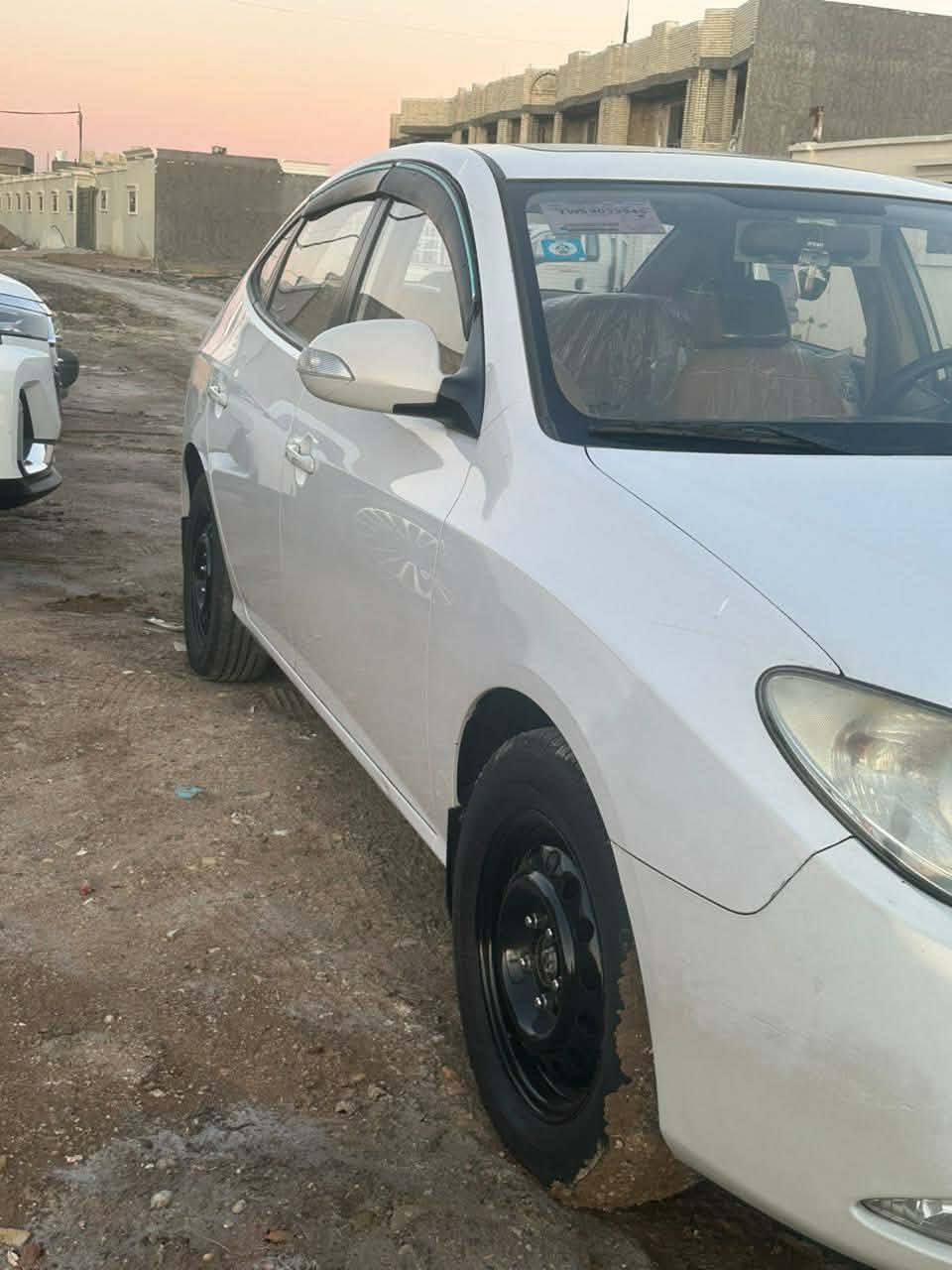 سلام عليكم النتره موديل 2011
فتحه سقف 
اشاير مري
تحكم ستيرن
تحكم مرايات
مكينه الف و600  دكشن عالي مكينه حداديه اماميه خلفيه مكفولات 
تخم تاير جديد 
دوشمه ارظيه وكشنات جدد
ماشيه 183
بيها شبر بارد باب سايق جوه المرايه 
وبيها شخط بجاملغ الخلفي ومرشوش بدون دواخل 
رقم بغداد ابسمي سنويه لل26
السعر 120 وبيها مجال قليل 
مكاني بغداد الحريه
***********
