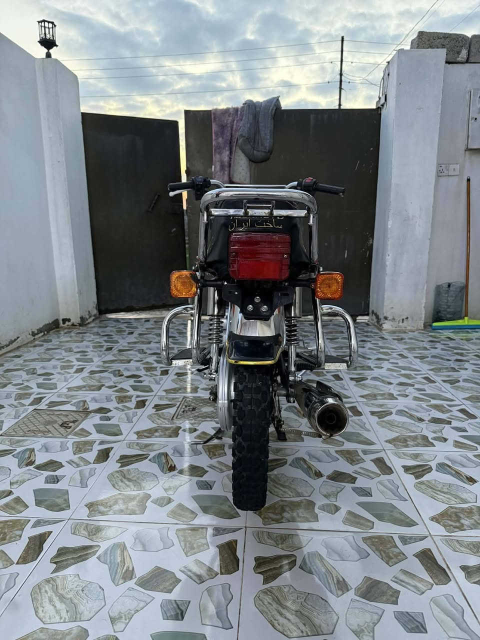 سلام عليكم... مكاني كركوك
دراجه جيني 5 كير محرك 200 موديل 2020 محرك كبس مامفتوح كهربائيات سلف كله شغال نكره سلف لاصوت ولا بخار ولا صرف بشرط اوراق فقط عقد شرط سرقه دراجه نشاط فول سرعه فول او محرك كلش قويه ماناقصه اي شي خير من الله كل جسمه شغال للبيع سعر 430 الف بي مجال للشراي اتصل ***********
