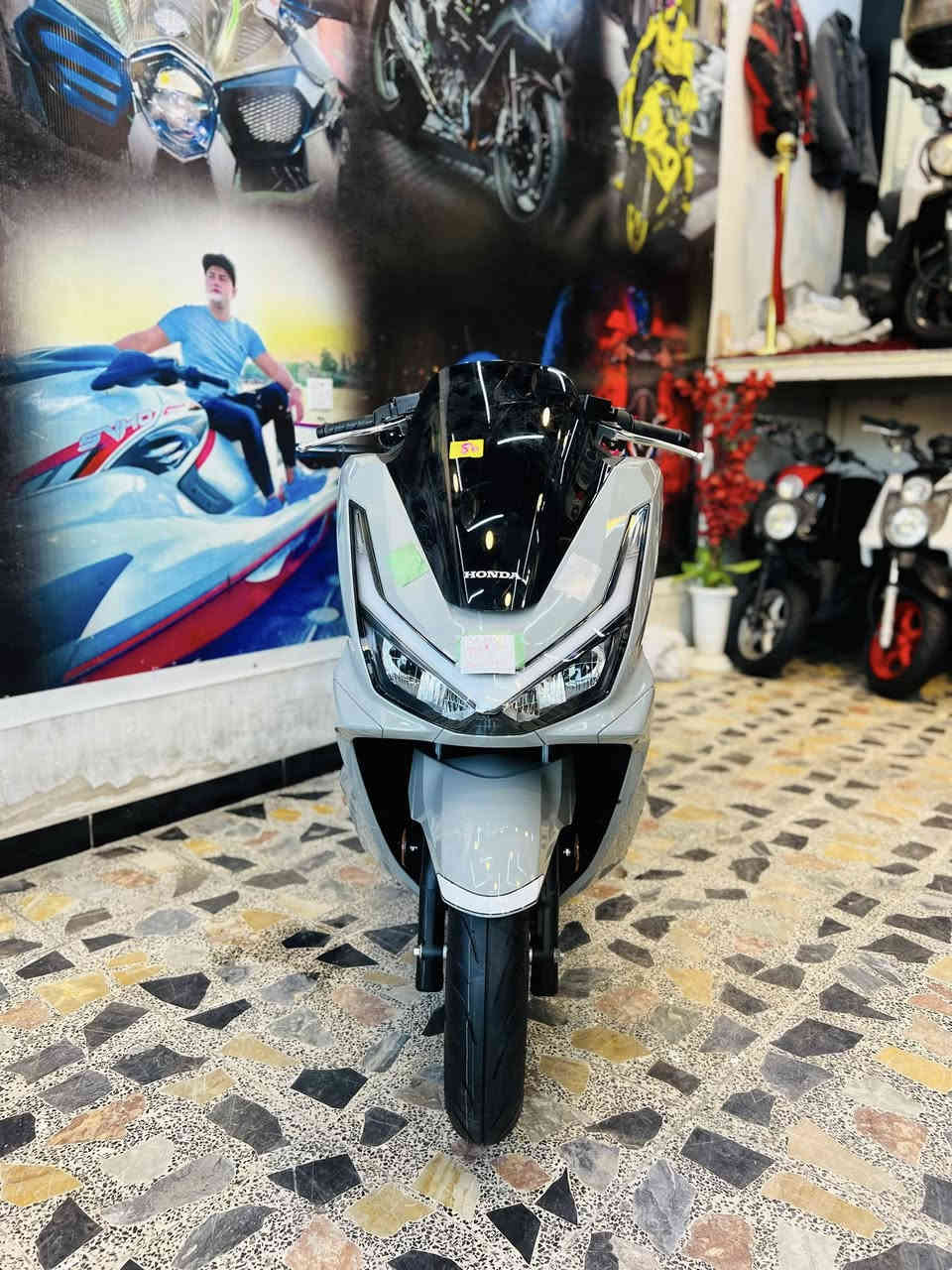 جمال البيسي اكس الجيل خامس الشركه الزيرو✅🇯🇵

معرضنا دائما متئلق بلقطع الوكاله ☝🏻☝🏻

عنوان:شارع الفلاح قطاع ٢٤ ركن شارع الاخشاب 👍

للستفسار:📞***********📞 تصال او مراسله واتساب فقط فقط فقط👍❤️
