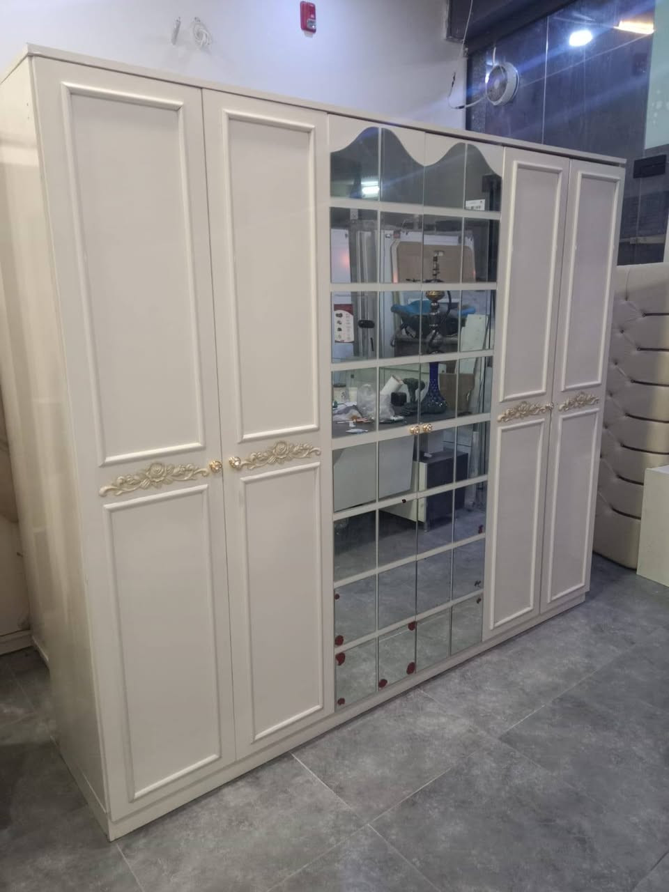 غرفة نوم للبيع 5 قطع مع شد ونقل ودوشك سعر 450 للتواصل ***********
