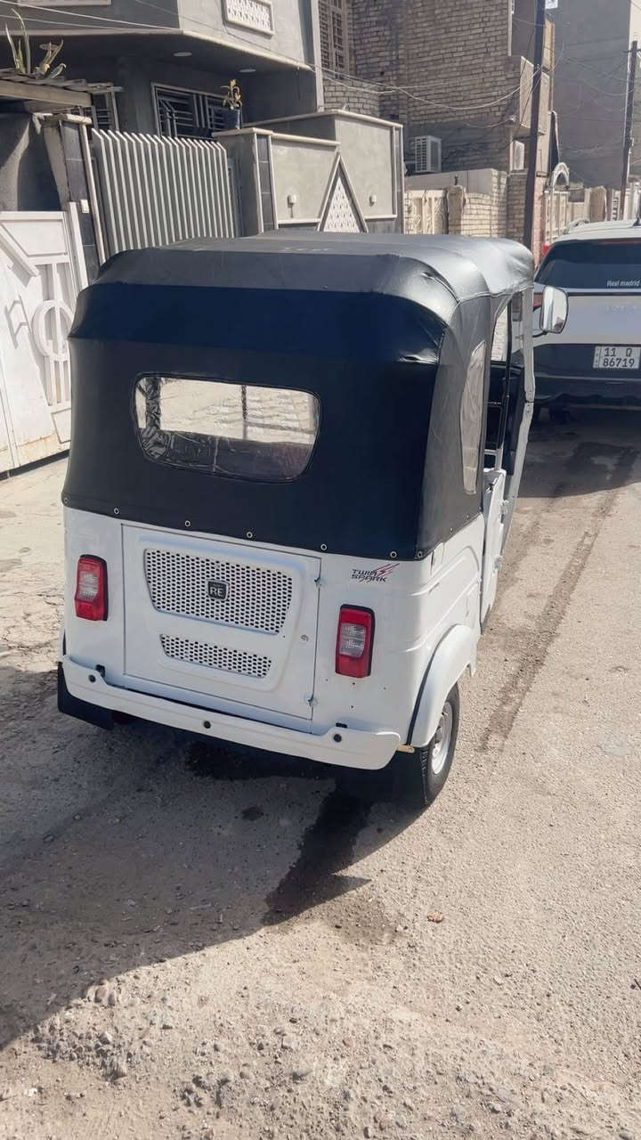 سلام عليكم تكتك 2021 رقم وسنويه بغداد
تكتك مصبوغه عام الجماليه مابيها معجون شي قليل بيها 
مكينه مجفته ومكينه ناعمه خير من الله لاتنقيص ولاتبخير 
مبدل بيها كلشي جديد تايرات جدد جادر اصلي شركه جديد كهربائات كلها شغله سوادات كلهن مصبوغات جدد اينقص مابيها جديده تكتك راجع وضع شركه اي ضربه مابيها تعال افحص وشوف بعينك وصابغها فرن ومبيتها بالفرن كشر ناعم ويلمع 
العنوان بغداد الجديده قرب جبار ابو شربت 
السعر 7500 وبيها مجال اتصل وتدلل
الرقم ***********
