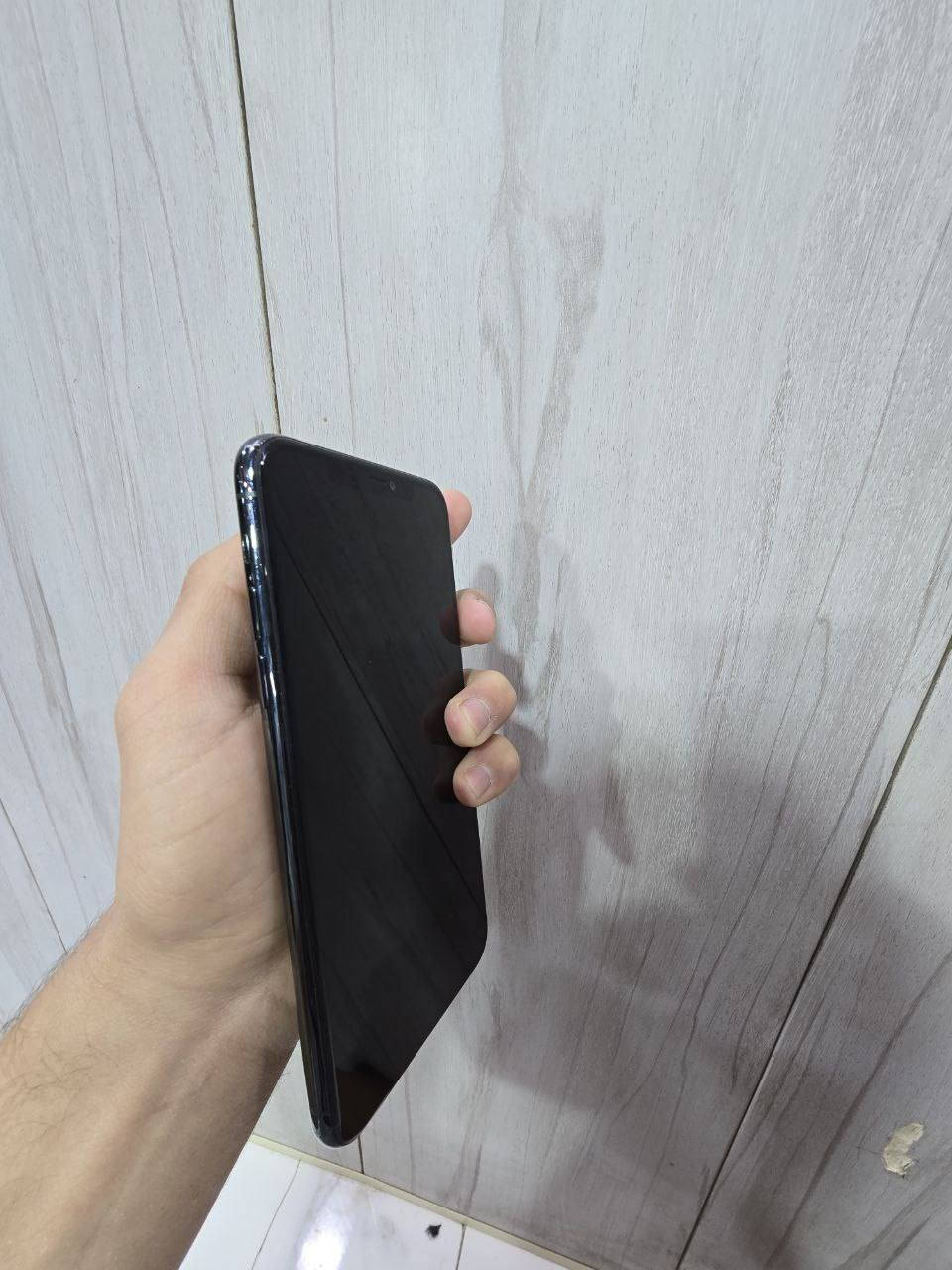 11برو ماكس شرق اوصط الجهاز بلادي بطاريه 71 مكفول زلغ مابي السعر خاص ***********
