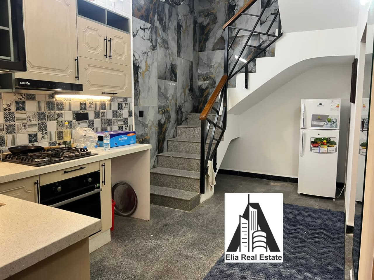 مكتب إيليا للعقارات
للأيجار في السيدية 
دار مؤثث بلكامل درجة اولى .. 
مساحه 75 متر واجهه 8 متر 
يحتوي على 
استقبال ومطبخ وغرف نوم عدد 3 وصحيات 2 
الدار مؤثث ومجهز بلكامل 
يؤجر تجاري او سكني 
بدل الايجار مليون ونص + تأمينات 
الموقع الاقتصاديين شارع الخيزران 
مقابل مطعم اكليل الجبل 
شارع 20 متر ورصيف 5 متر 
للاستفسار 

***********
