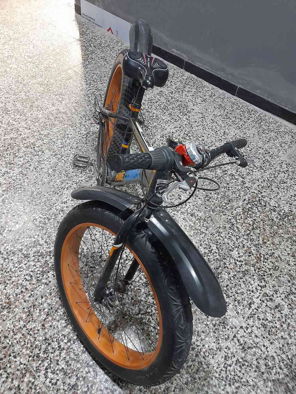 بايسكل دبابه  حجم 26 نضيف كلش للبيع يتحمل  وزن 210 كيلو السعر 225 وبي مجال للشراي العنوان البياع


**إذا كنت صاحب هذا الإعلان وتريد حذفه لأي سبب، رجاءا أرسل رسالة إلى الدعم الفني**