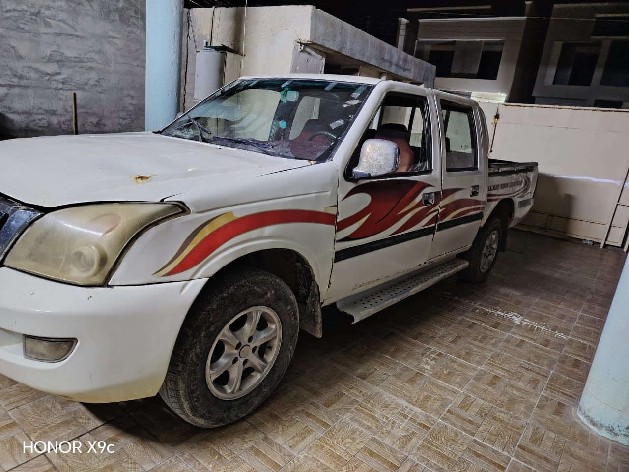 كنو موديل 2008 السيارةكلها علبلاد كيرمحرك صدر كلو نضيف ماعدا شغلات بصيط كماليات بداخل نقص والباب الخلفي تعبان اما الباقي كلوتمام السيارق رقم صدام وسنويتها عضم عاج السعر ب 30 انامكلف بل نشرخابروصاحب الرقم الي بل نشر/***********
