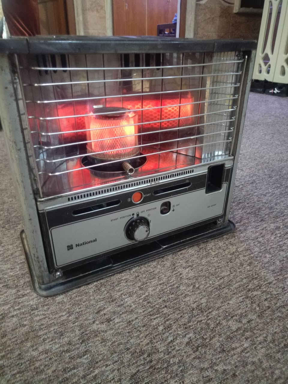 السلام عليكم من رخصة الأدمن عندي صوبا يابانية ماركة ناشنال لون رصاصي ام التنو الجام فتيلة ام السبرنك شرط كل اجزائها شركة لايوجد تبديل ولاصبغ ولازنجار شرط الفتيلة الاصلية اليابانية مع الواشر يوجد توصيل السعر 55الف مع التوصيل واتساب متاح***********
