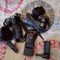 كاميرا نيكون • معدات تصوير • نيكون D5300 • نيكون D3400 • عدسة زوم • عد...