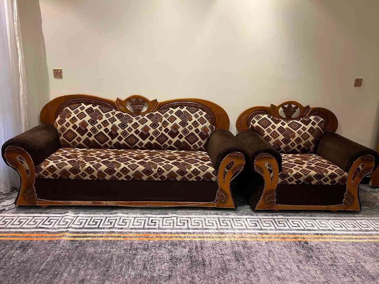تخم نظيف جدا للبيع بدون اي أضرار السعر 300 الف
***********
