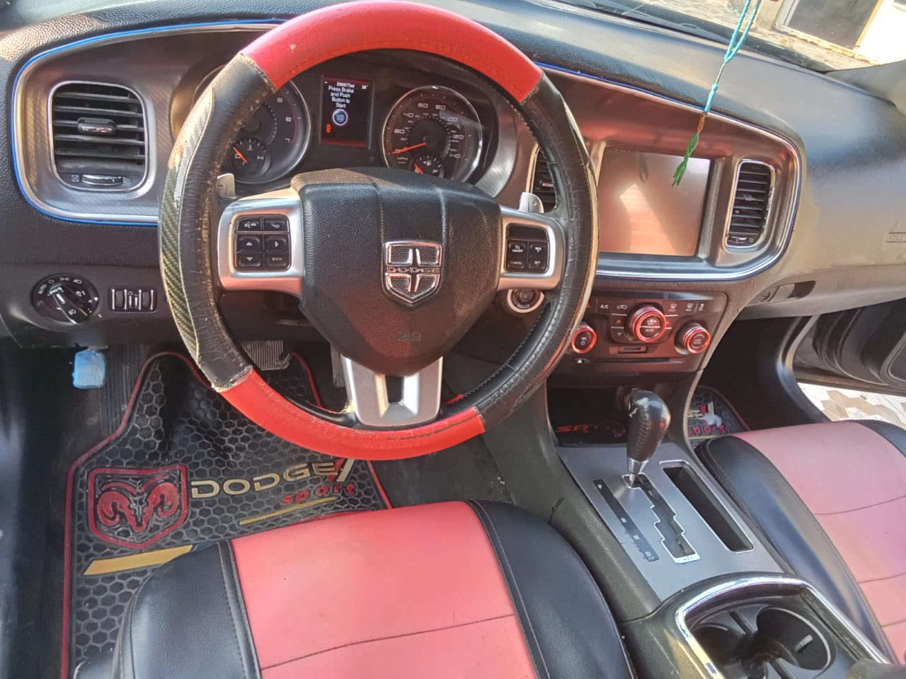 السلام عليكم
جارجر ٢٠١١ 
حادثها جاملغ وبنيد 
جاهزه كير مكينه حداديه تبريد 
مانقصها شي 
السعر ١٢٥ وبيها مجال 
مكاني ناصريه قضاء النصر
للاستفسار *********** 
واتساب
