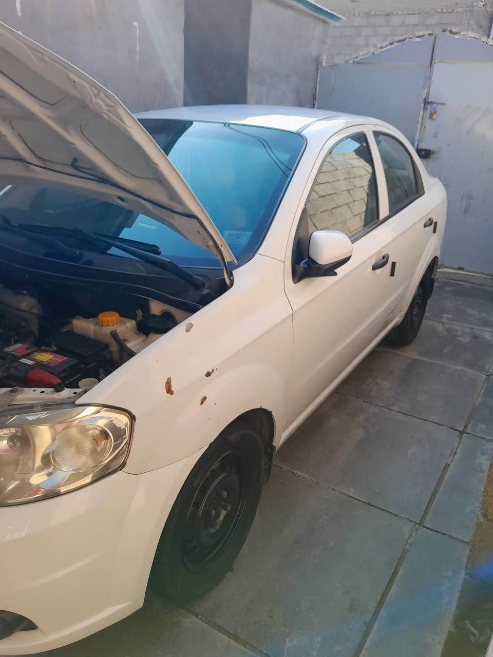 سلام عليكم سياره افيو خليجيه شركه لعامه بيه جاملغ مبدل وبيه بارد واضح بصوره عنوان بغداد سعر 78 ***********
