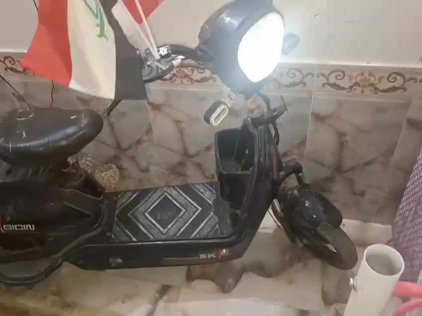 دراجه شحن S8 بطاريات جديده توني شديتهن اربعه فقط التاير امبنجر سعر ٢٥٠ وبيه مجال للشراي ***********
