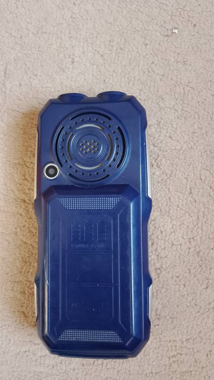 تلفون امبير صوت قوي جدا دبل سيم كارت لايت امامي راديو شحن لمدة اسبوع ويشحن جهاز اخر مع رام خارجي السعر 30 الف ***********
