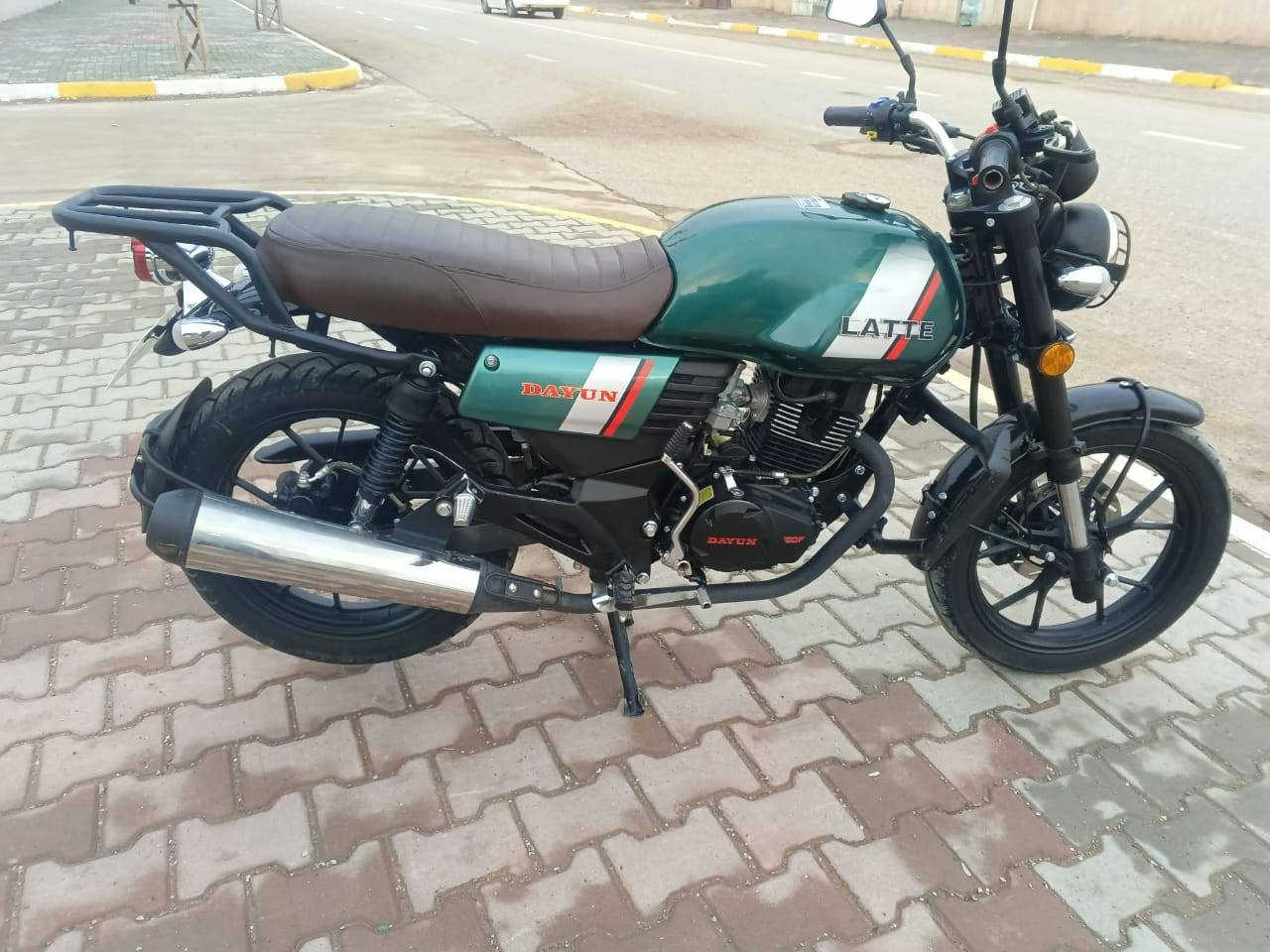 دايوان لاتي ٢٠٢٥ ماشيه ٤٠٠٠ جديد بعدة زيرو اوراق سكنر للبيع المكان ديالى
..***********..متواجد واتساب
