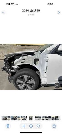 كيا نيرو هايبرد  موديل 22 حادث فقط ربع الجاملغ بدون يرباك وبيه قطعتين ...