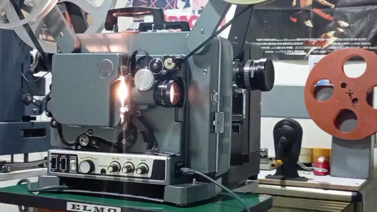 عارضة سينمائية ١٦ملم إيكي للبيع السعر ٣٥٠ ألف 
يوجد توصيل للمحافظات للتواصل/ ***********
