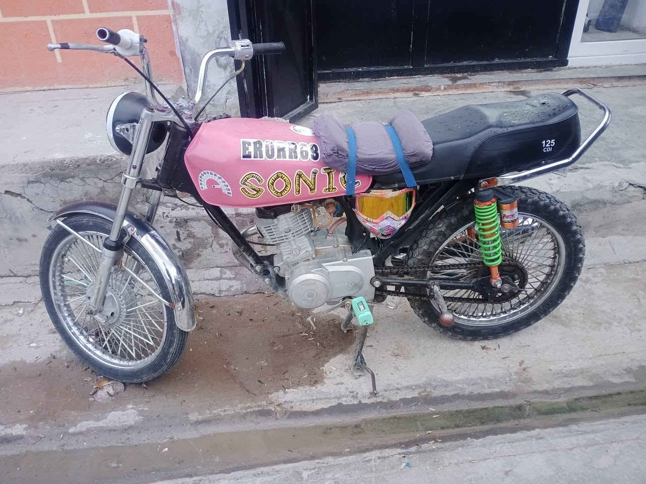 سلام عليكم دراجه نامة للبيع موديل2016 
نضافه على ايدي برغي ما مفتوح بيهة وياهة غراض
مكاني ديالى جلولاء سعر 350 وبيهة مجال بسيط الي حب يتصل عليه على 
رقم *********** وبيه وتساب
