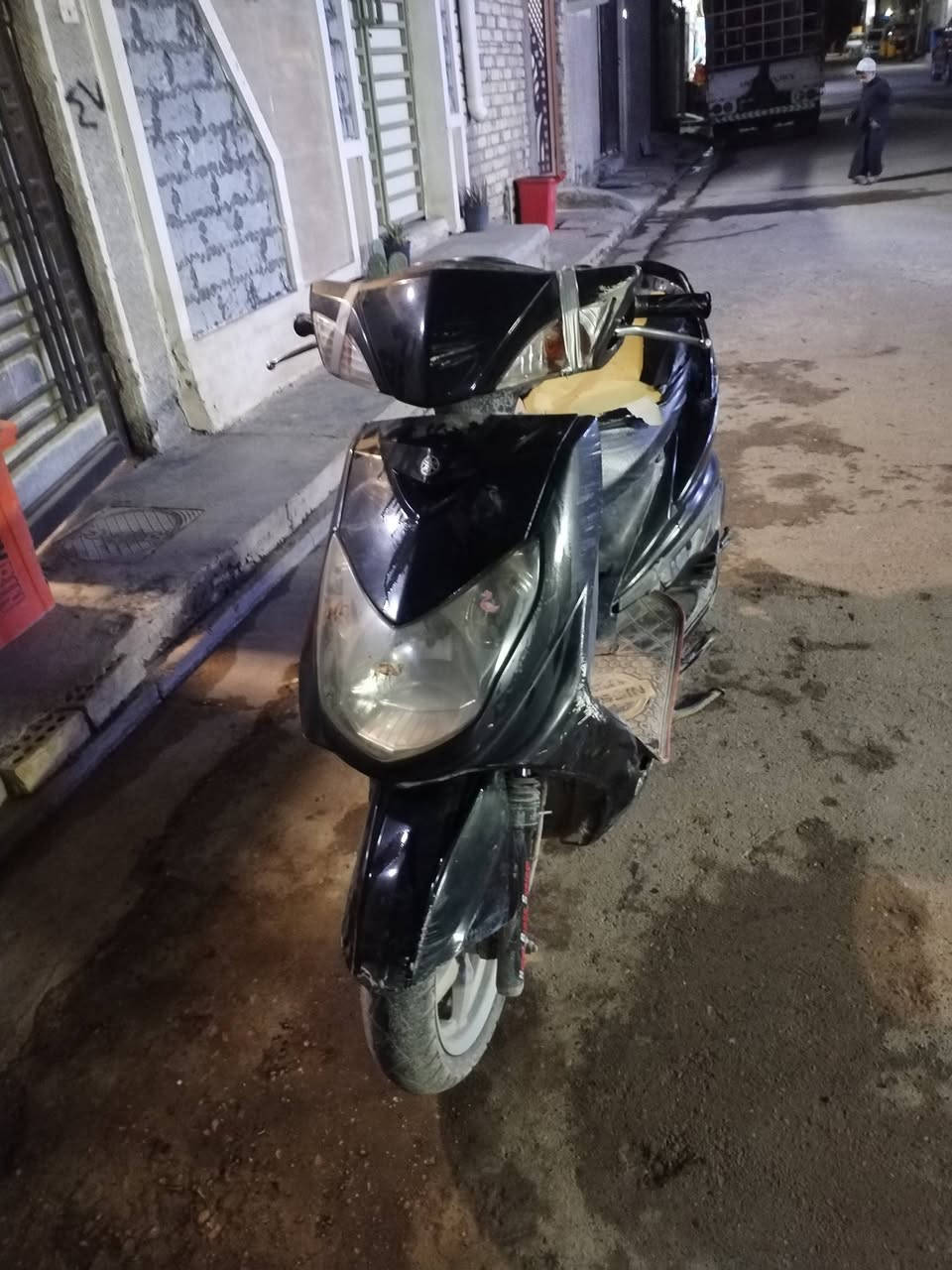 دراجة سكنس فحل للبيع
شغالة مابيهة أي شي 
مكاني الشعب حي البساتين
ب 350 وبيهة مجال 
***********
