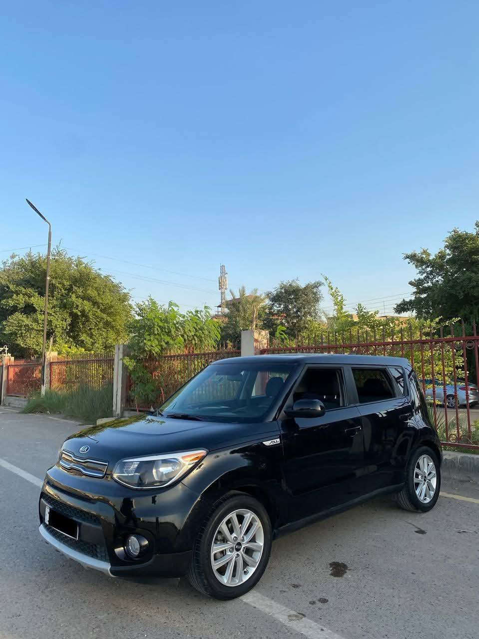 كيه صول 2019
وارد امريكي 
ماشيه 39
حادثه كلش صندوك 
شاشه كبيره محرك 2000
سياره نضيفه استخدام مال بيت 
مكان سياره بغداد الشعب 
السعر 123 وبيه مجال بسيط 
رقم تلفون ***********
