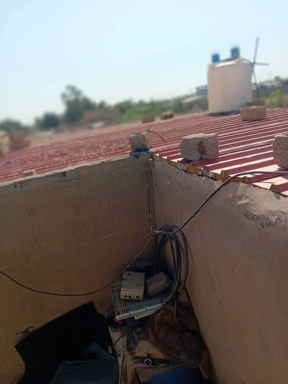 السلام عليكم سندويج مستعمل للبيع العنوان بغداد  تقاطع النهروان  للستفسار الرقم الهاتف  ***********
