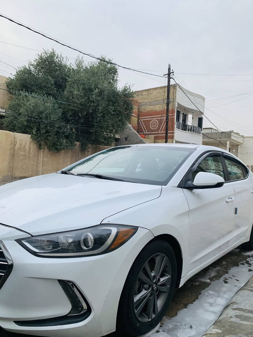 السلام عليكم
النترا 2018 امريكي حادثه بنيد وجاملغ اليسره بدون دواخل 

وقبق جنطه صبغ سياره جاهزه ونظيفه  رقم بغداد ***********
