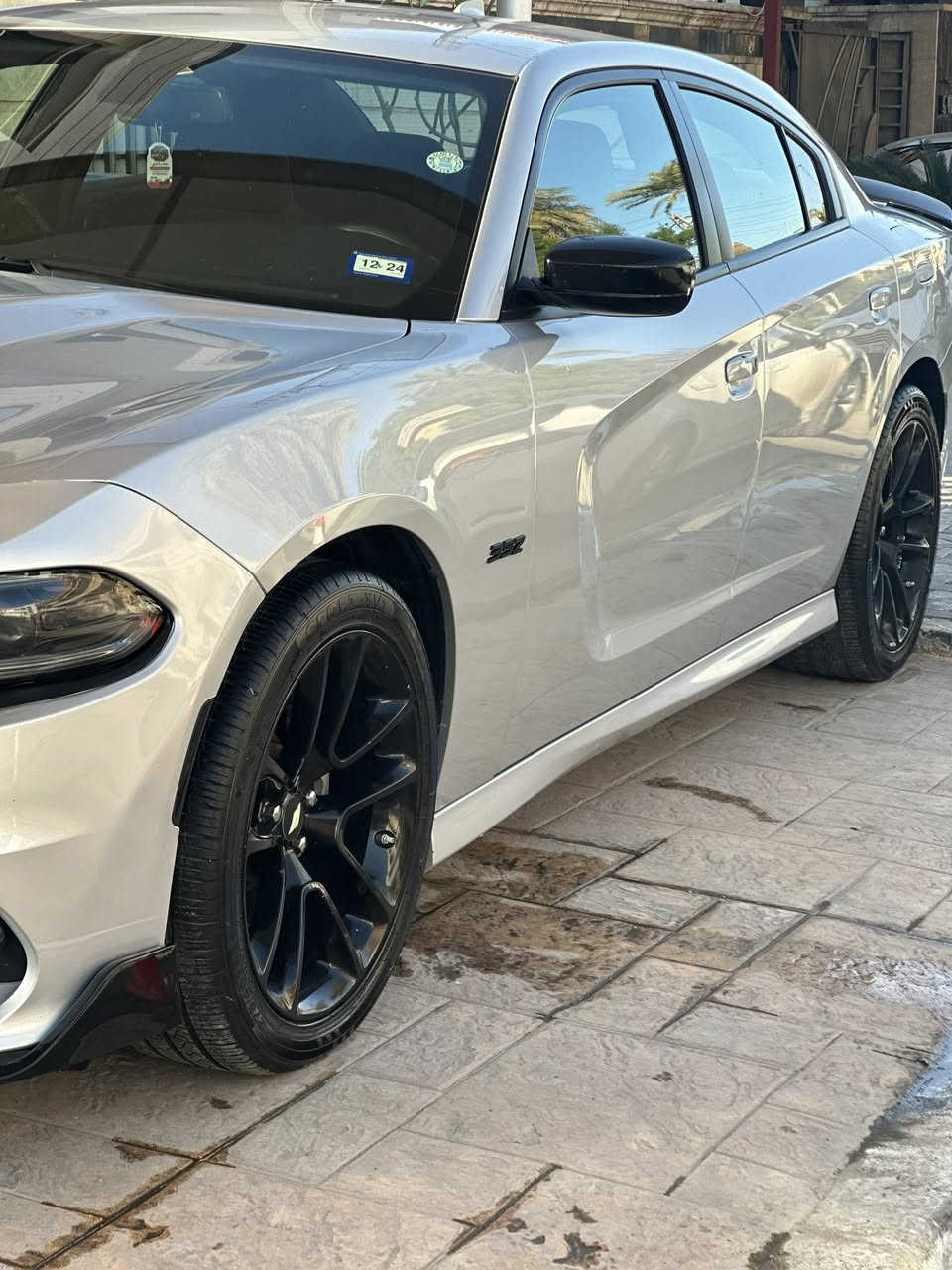 جارجر ٢٠٢٢
دوج جارجر موديل 2022 وارد بدون ايرباك بدون دواخل جاملغ امامي فقط ودعاميه رقم اربيل 
٨ سلندر 5700 
شاشه جبيره 
كامره خلفيه 
سوبر تراك باك 
شفتات ستيرن 
كشن كهرباء 
سستم صوت الباين 
السياره عليه تفريغ واكزوز وبرمجه
ماشيه ٣٥ ميل  
السعر ٢٥٠$ 
***********
مكان بغداد
