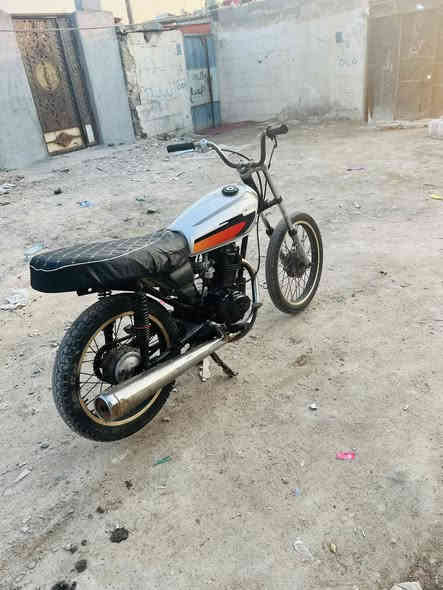 سلام عليكم دراجة للبيع السعر ‏225 ‏مكان بصره 5￼￼￼ميل    *********** ￼￼￼
