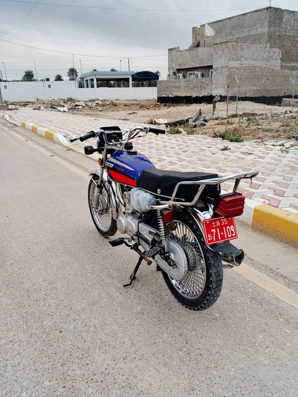 سلام عليكم تايكر2021ختم سونك الاصلي باب أول نضافه شوفت عينك وحله من الصوره كفوله كفاله عامه نضافه شوفت عينك وحله من الصوره كهربايات كلها شغاله مكينه ناعمه لاتبخيرولاصوت برغي مامفتوح بيها دراجه مال جناي السعر425وبيها مجال حك الجيه ***********مكاني طوريج ***********قرب سيطره ام الهوه اوراق كامله جددكلش
