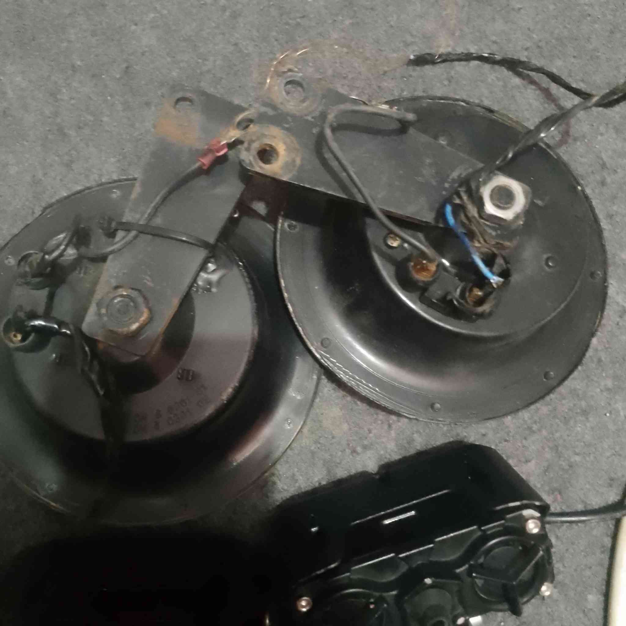 كشافات اصليه انتهت بنكه لبيع وهرنات بوش درجه اولى وهاذه رقمي ***********
