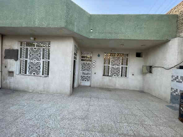 بيت للبيع مساحة 200 متر
واجها 10 نزال 20 

منطقة الغرير شارع الظغط 

طابو زراعي سند 25 

للاستفسار ***********
