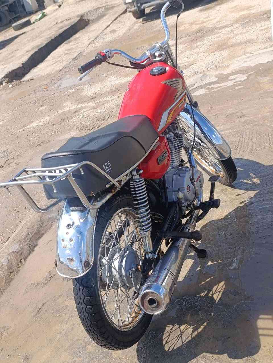 السلام عليكم دراجه للبيع  موديل 2020 كلك كلك دراجه اتكفل سرقه وعشاير
مكاني ناصريه قضاء النصر ***********
