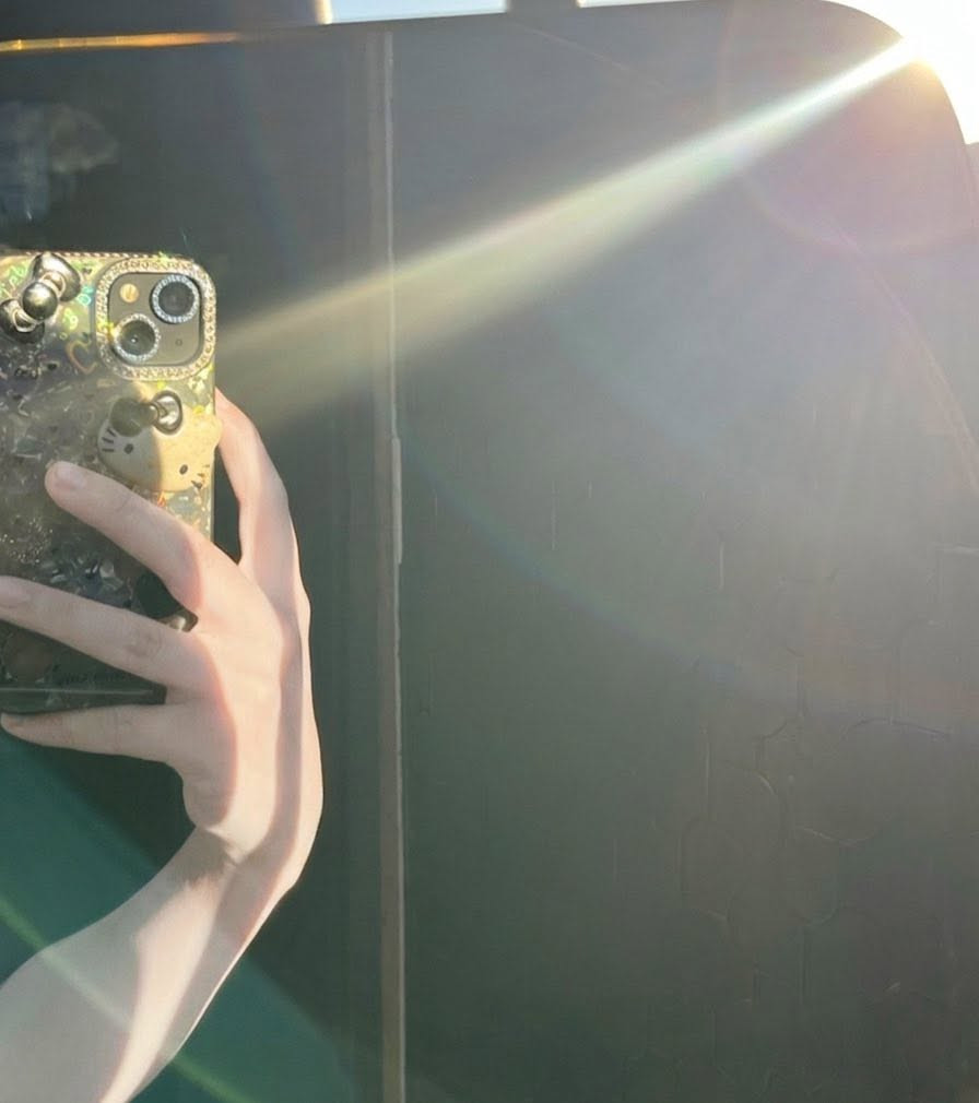للبيع iPhone 13 عادي – لون نيلي 💙

جهاز مرتب جداً وحالته أخو الجديد استعمال بنية للتصفح والتصوير فقط، لذلك محافظ عليه بشكل ممتاز

✅• الجهاز نظيف جداً، استعمال خفيف للتصفح والتصوير فقط.
✅• حالة الجهاز قريبة جداً من الجديد.
✅• نسبة البطارية 90%، أصلية وغير مستبدلة أو مرفوعة.
✅• الجهاز 100% ما مفتوح ولا داخل صيانة.
✅• جميع القطع أصلية، وما مستبدل أي قطعة.
✅• خالٍ من الأعطال أو الأضرار.
✅• مع الكارتونة الأصلية.

السعر: 500 ألف دينار
وبيه مجال بسيط جداً للجادين فقط.


**إذا كنت صاحب هذا الإعلان وتريد حذفه لأي سبب، رجاءا أرسل رسالة إلى الدعم الفني**