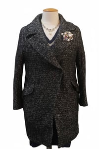 اي شخص يريد كوت او ترانشكوت  قياسات موكبار بناتي يدز رقم وعنوان بس يدف...