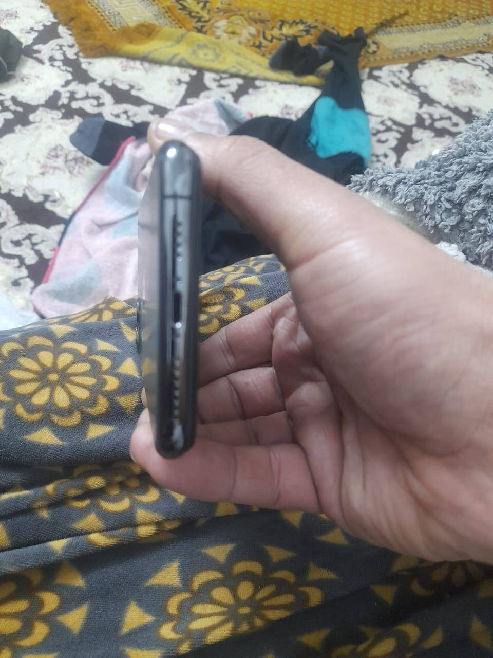 ايفون 11 برو ماكس بطاريه 82 الذاكرة 256 شاشه مبدله الشاشه بيها شويه سود جوه السعر 250 وبي مجال للطيبين العنوان مدينه الصدر للاستفسار ***********
