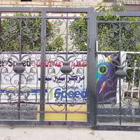 باب سلايت مستخدم نضيف  حديد ثقيل الظهر ماله موجود بلور ابيض قياس270سم ...