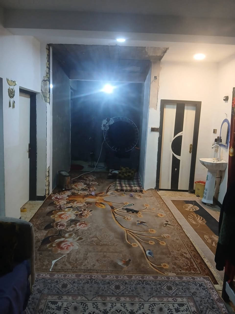 بيت ركن سياسين علا ساحه،موقعه كلش حلو،طابقين،بس صب بعده ،***********
