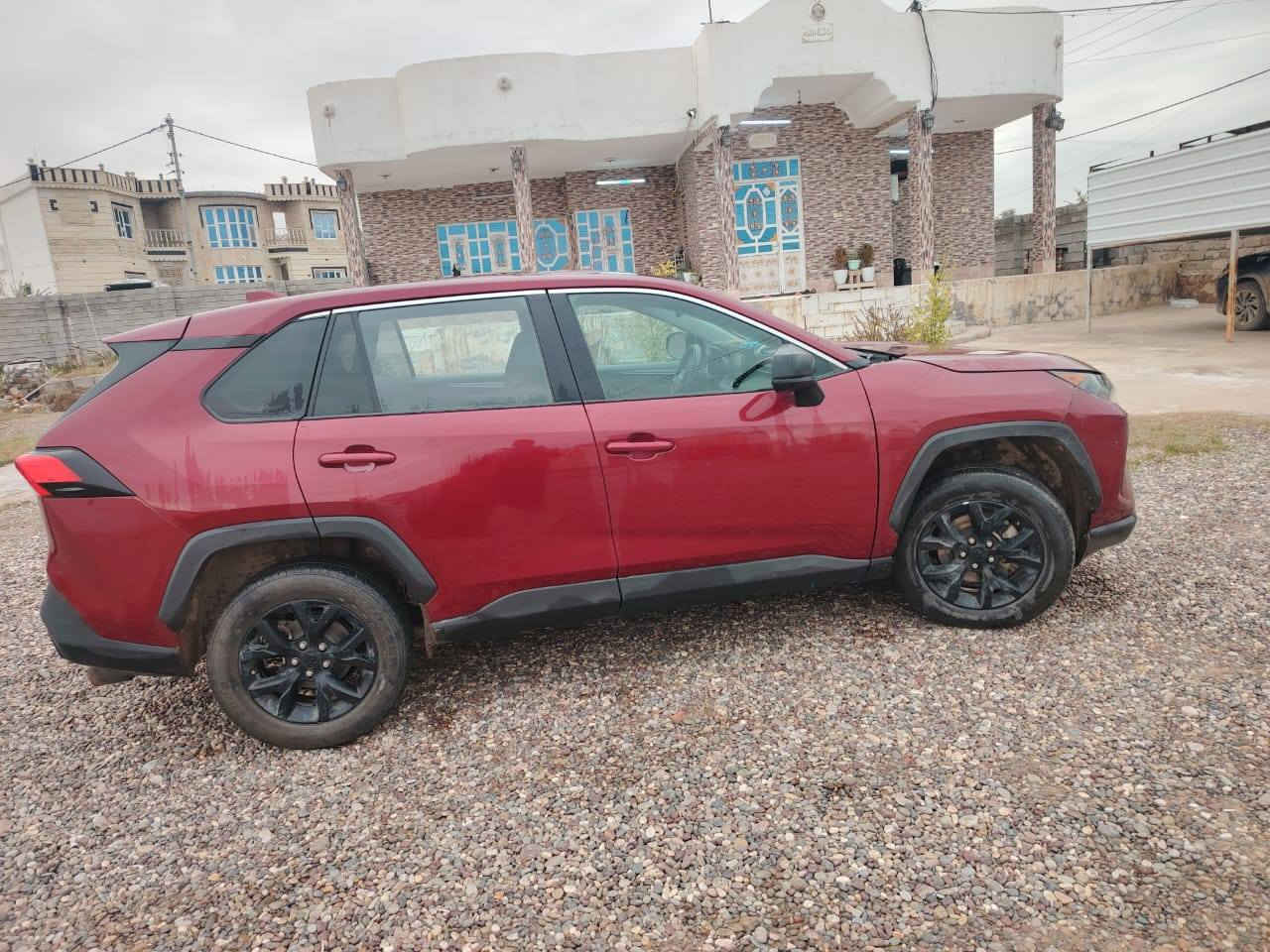 سلام عليكم للبيع راف فور 2022 le سعر 230 و بيها مجال و يرهم  مراوس مع كامري ضرر مرفق بالصور
مكاني الزوية
رقم الهاتف ***********
