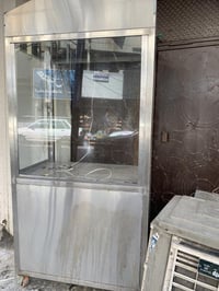 عارضة لحم للبيع السعر ١٧٥ المكان السعدون الرقم ٠٧٧٠٠٠٢٣٠٤٩